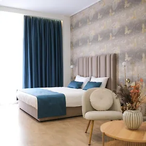 Golden , Hotell