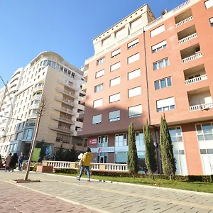 Ξενοδοχείο Oresti Center, Τίρανα