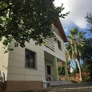 Grande House Hostel