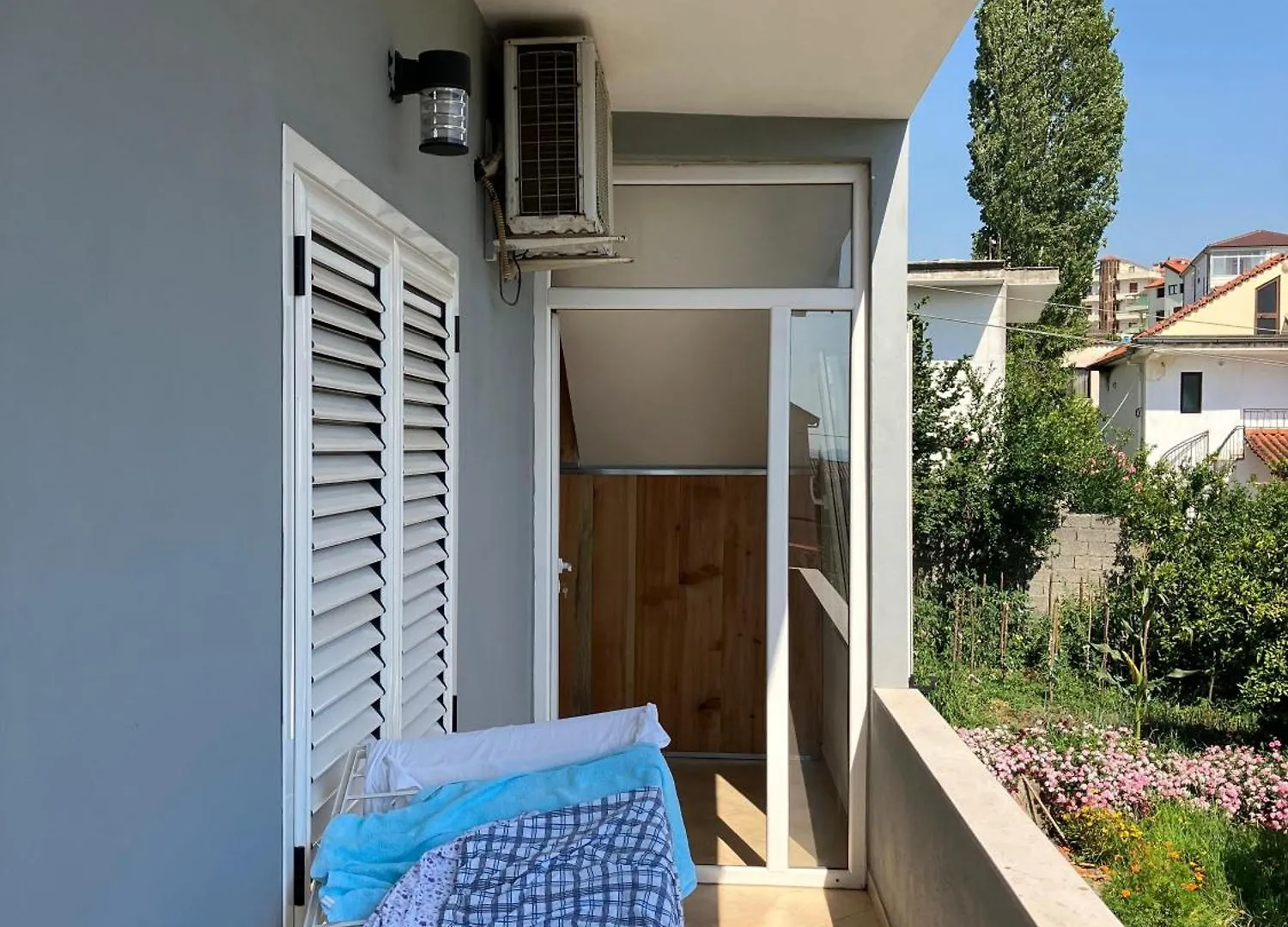 Villa Nr1 Tirana 0*,  Albania